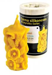 Svie�ka s makov�mi kvetmi